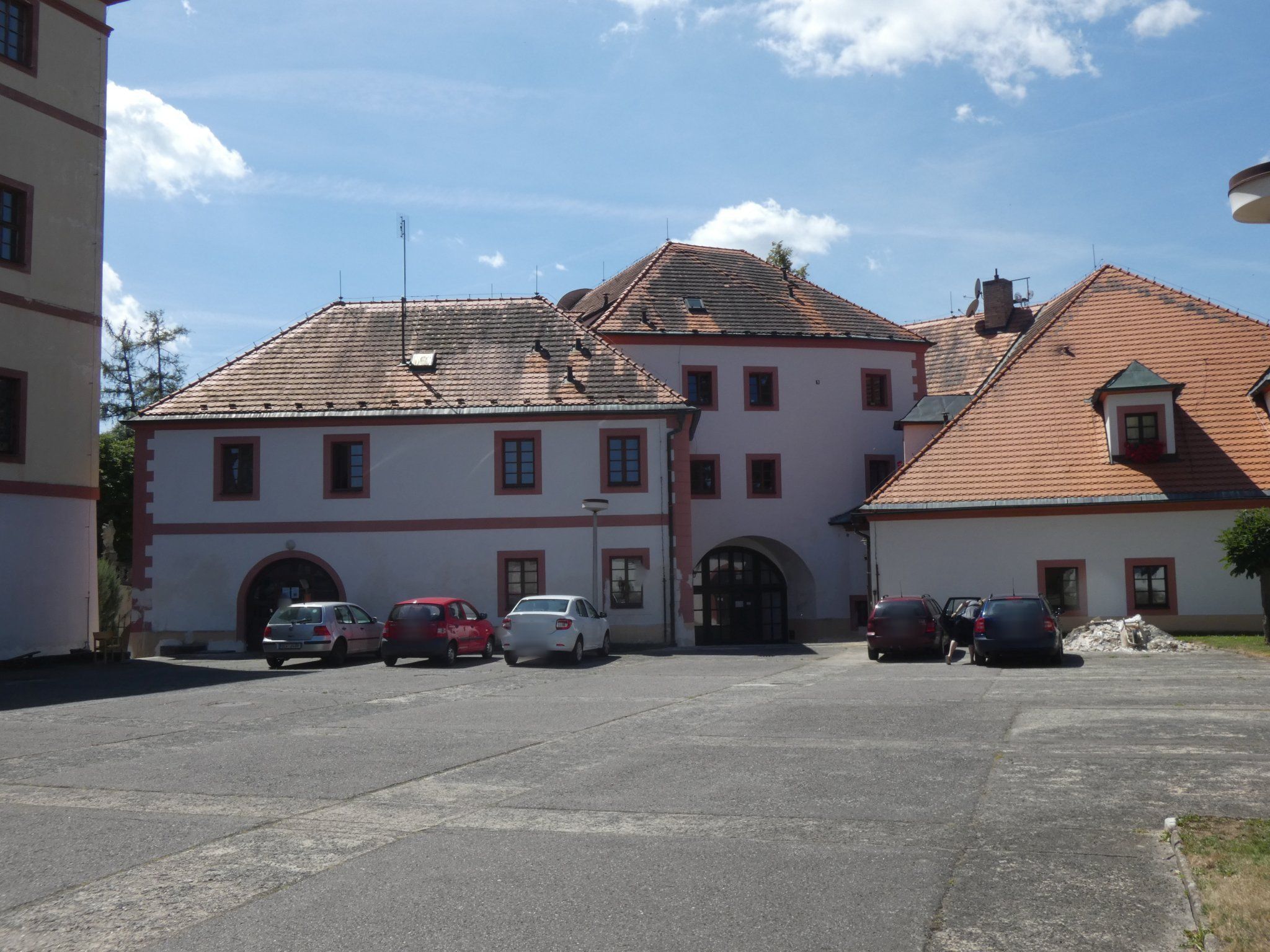 Dnešní pohled – Starý zámek Lnáře
