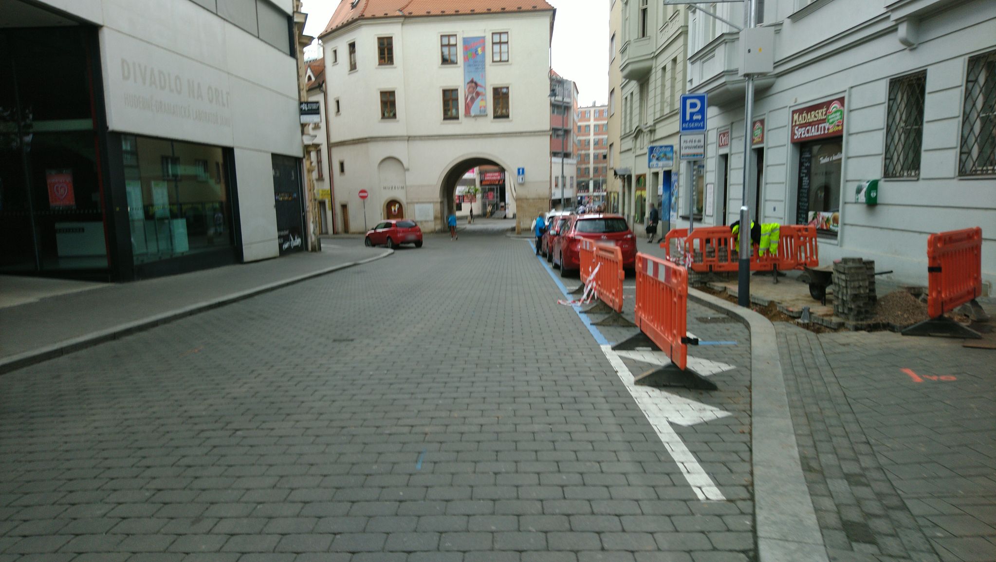 Dnešní pohled – Měnínská brána