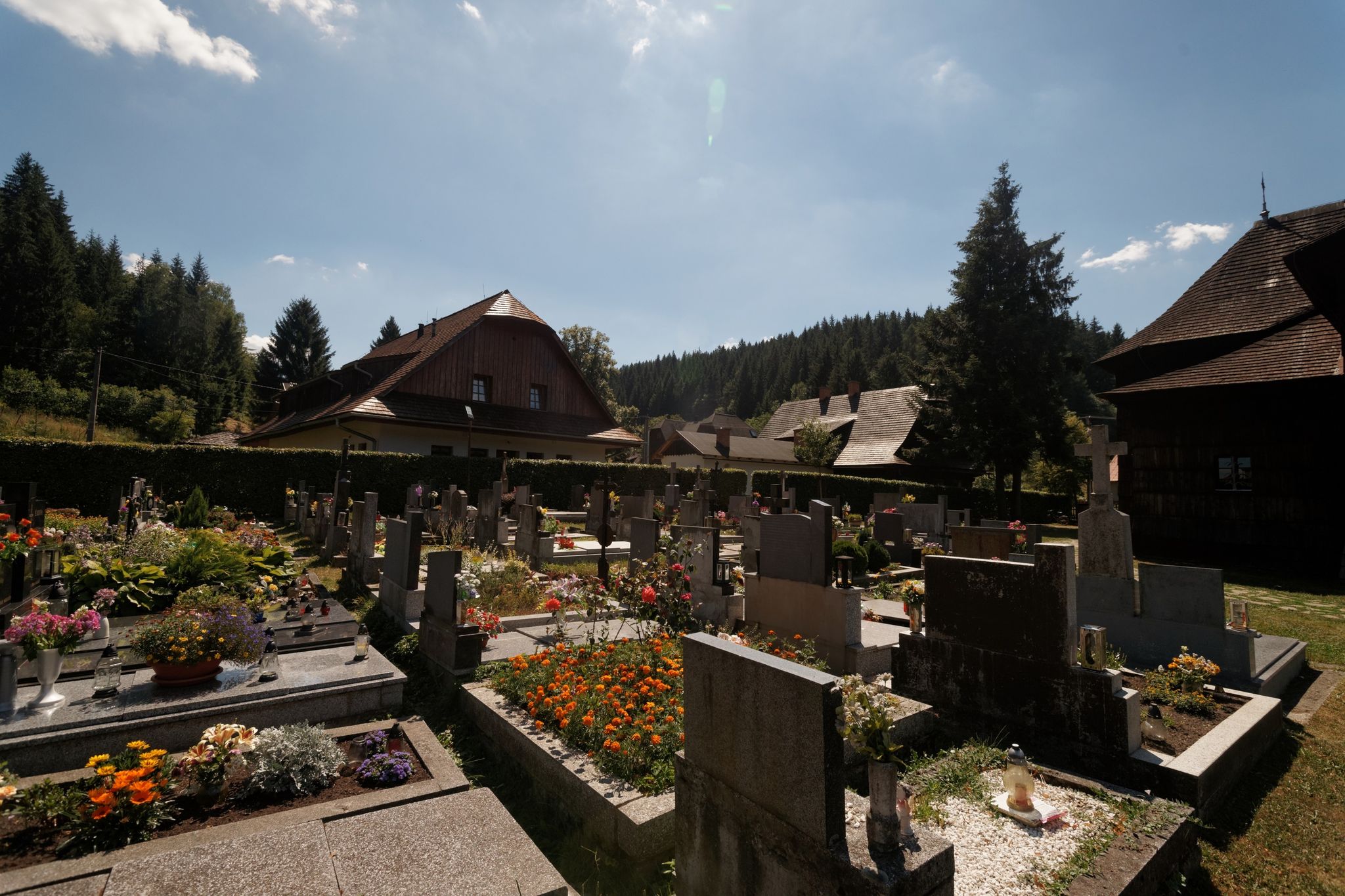 Dnešní pohled – Kostel Panny Marie Sněžné (Velké Karlovice)