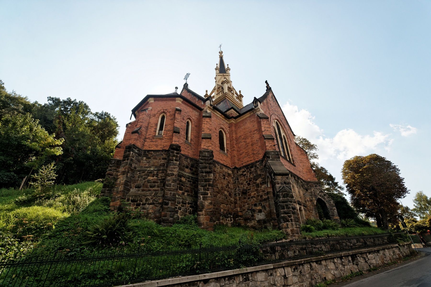 Dnešní pohled – Kostel svatého Lukáše (Karlovy Vary)