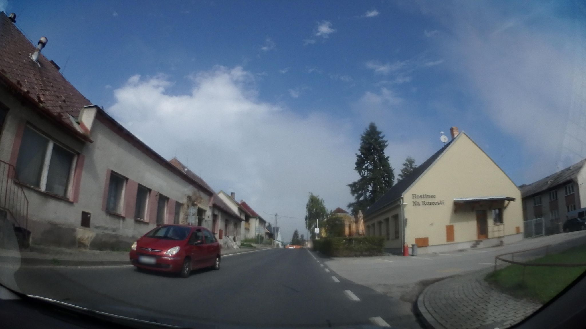 Dnešní pohled – Kostel svatých Petra a Pavla (Volenice)