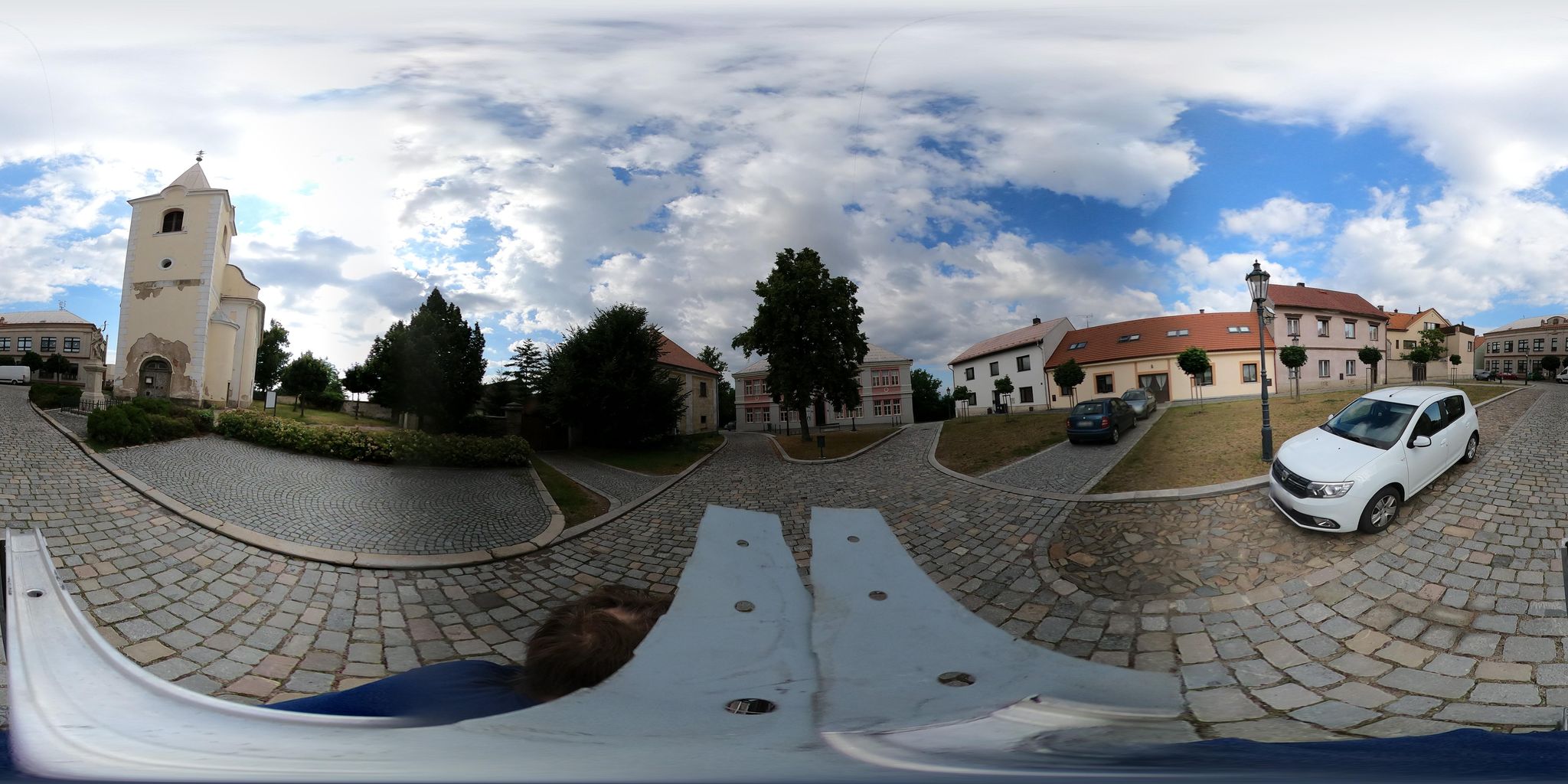 Dnešní pohled – kostel Stětí svatého Jana Křtitele (Týnec nad Labem)