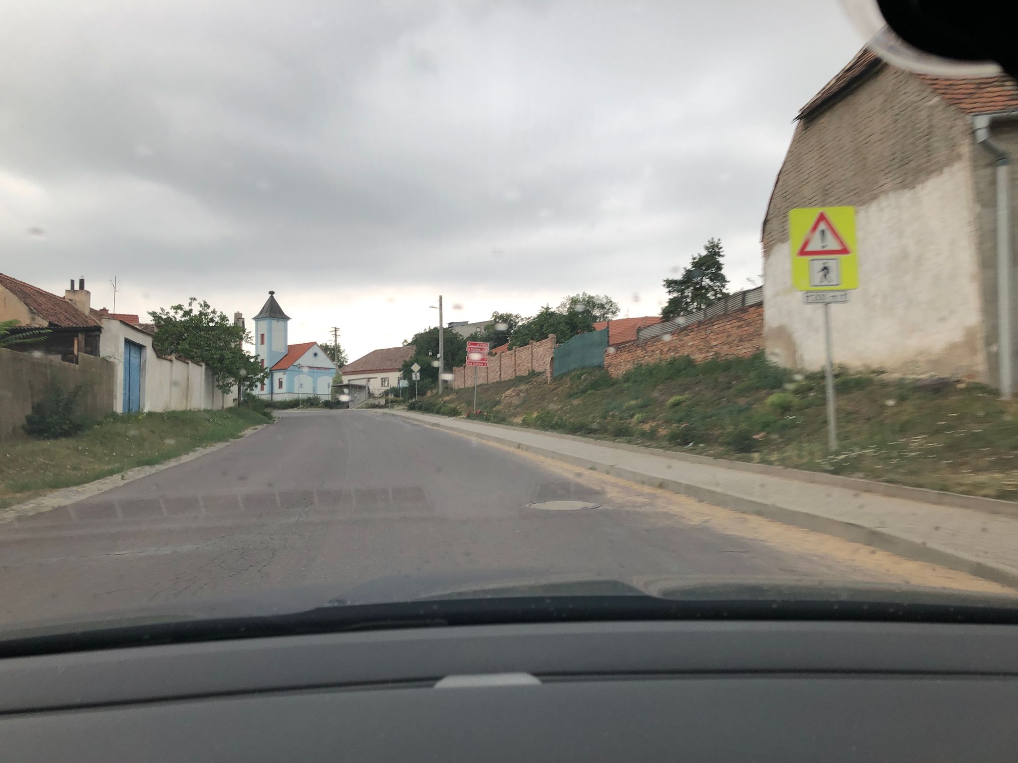 Dnešní pohled – kostel svatého Jakuba Většího (Hodonice)