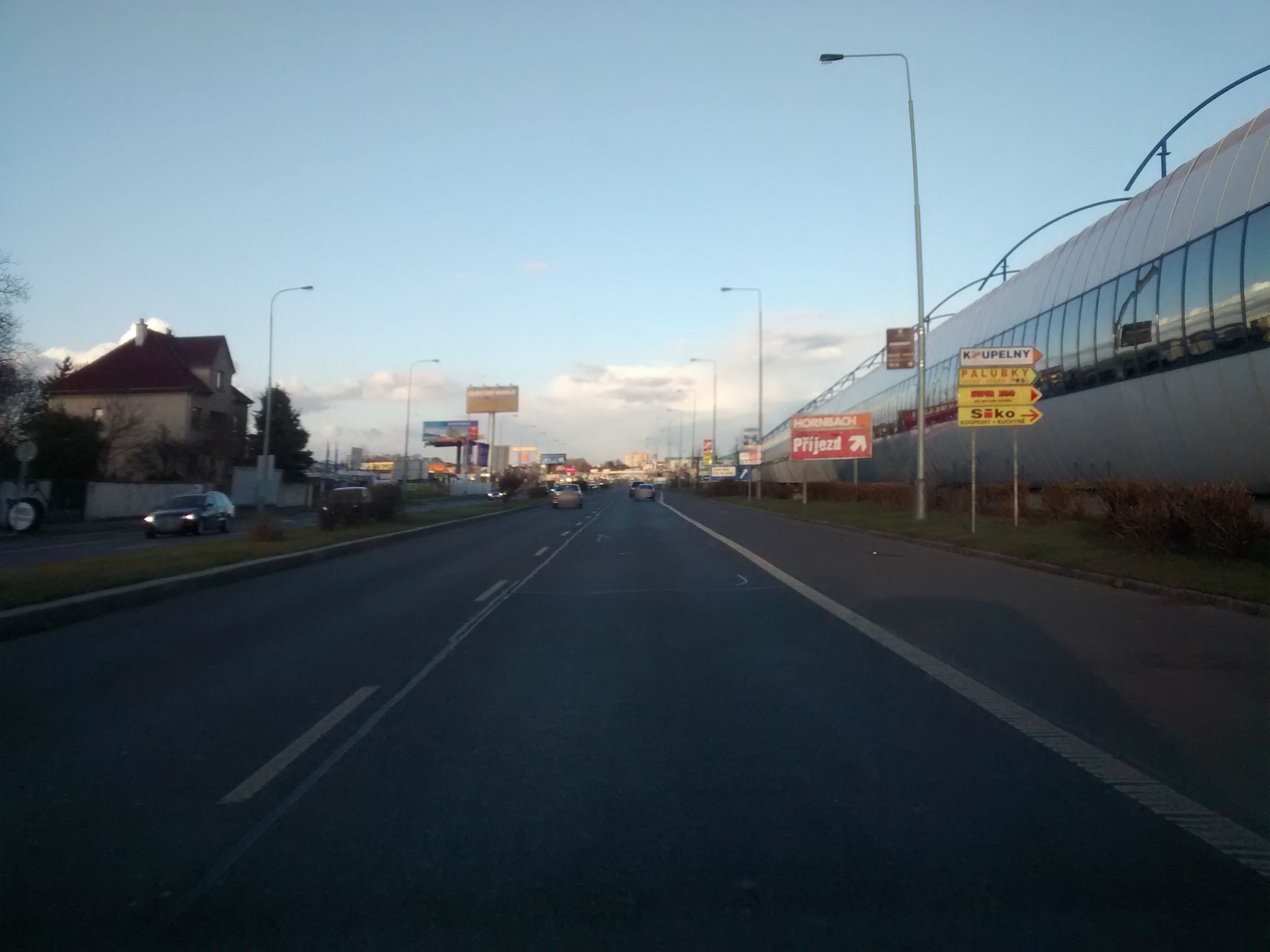 Dnešní pohled – most metra Rajská zahrada-Černý Most