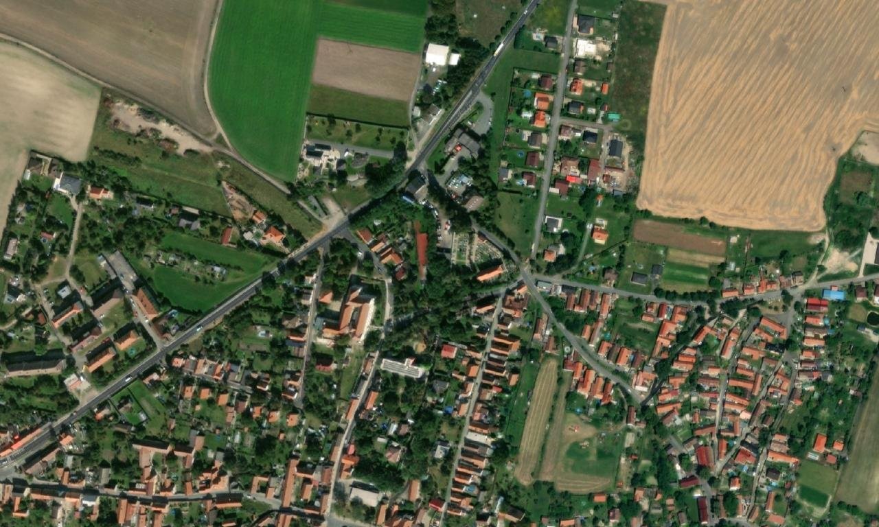 Kostel svatého Jana Křtitele (Byšice) – letecký pohled