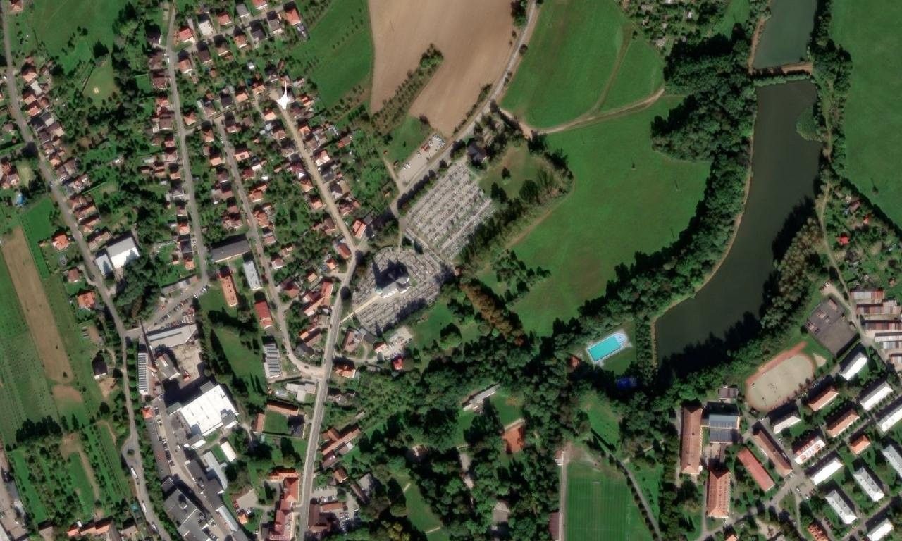 Kostel svatého Vojtěcha a svaté Cecílie – letecký pohled