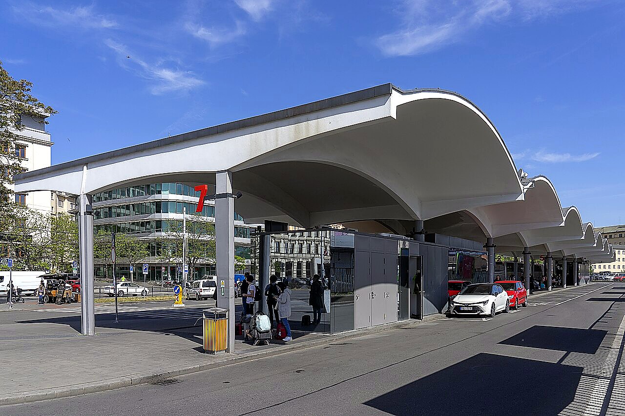 
<span>Autobusové nádraží Grand</span>
