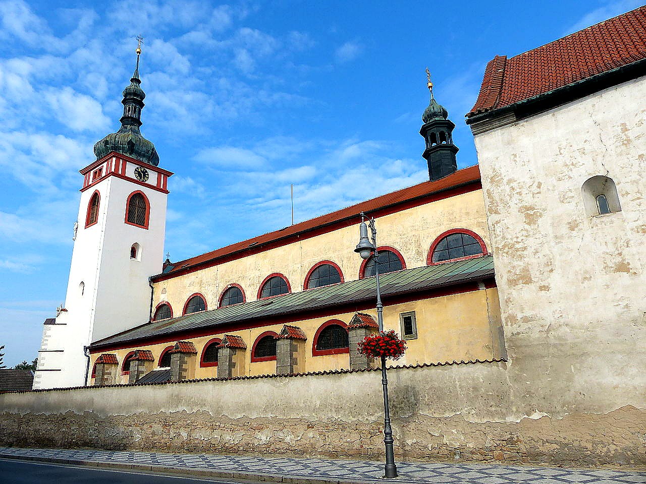 
<span>Bazilika svatého Václava ve Staré Boleslavi</span>
