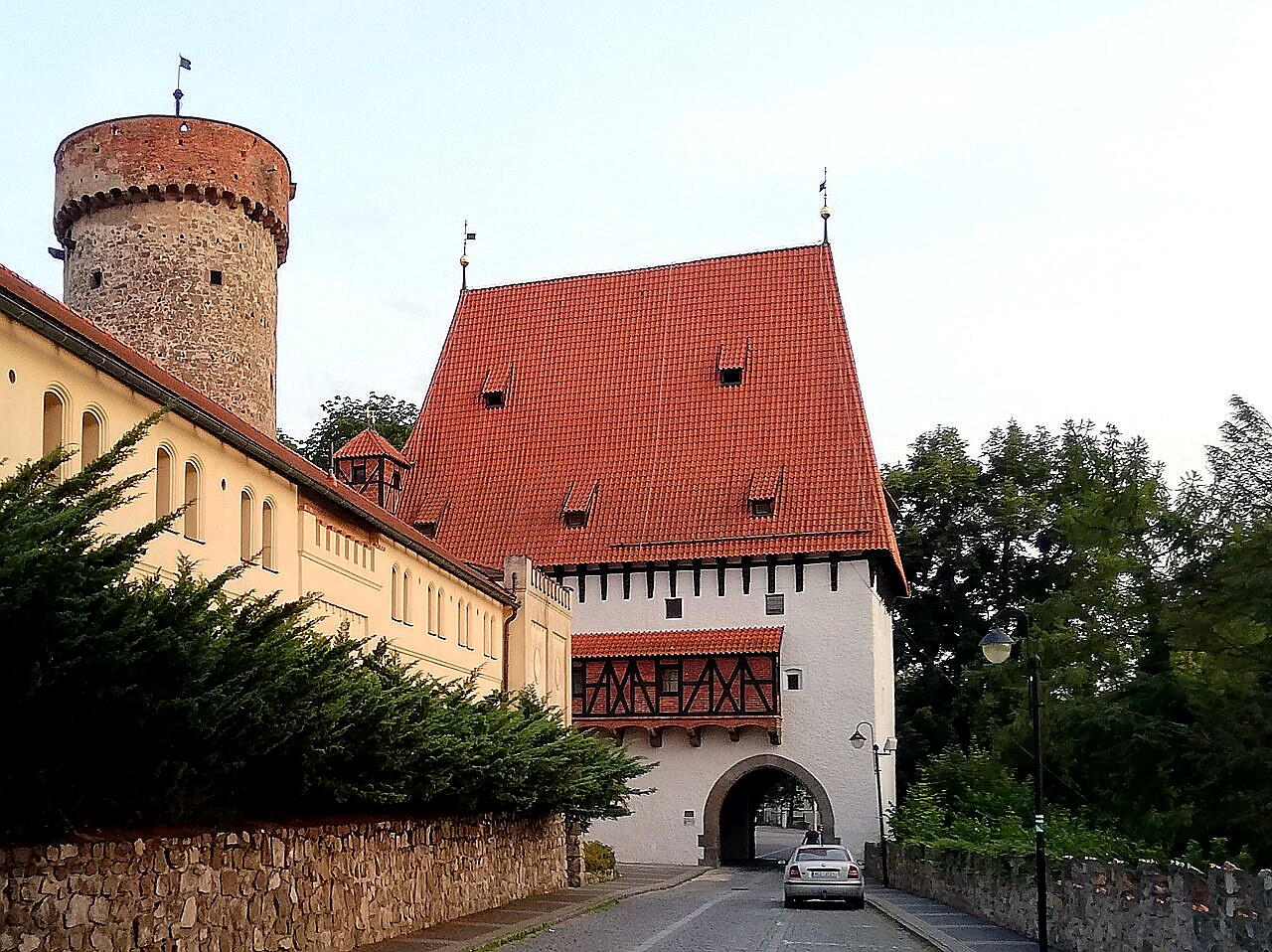 
<span>Bechyňská brána</span>
