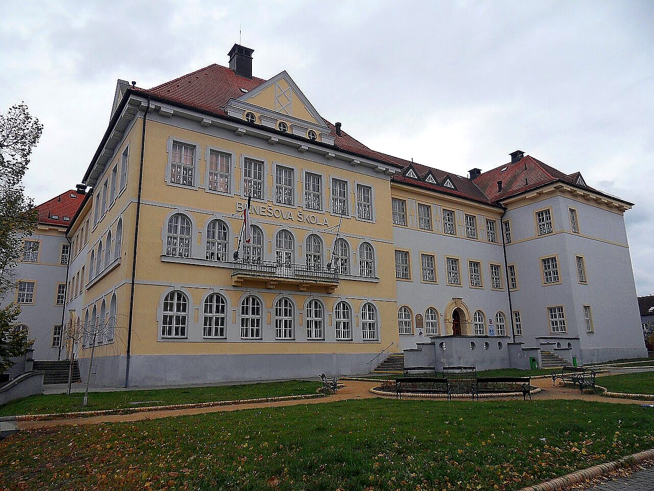 
<span>Benešova škola</span>
