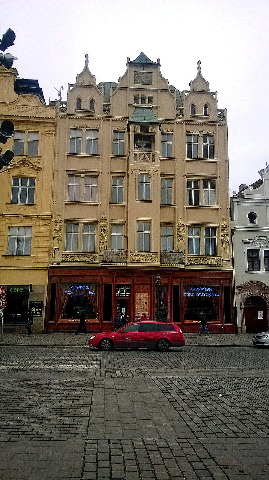 
<span>Bezděkovský dům</span>

