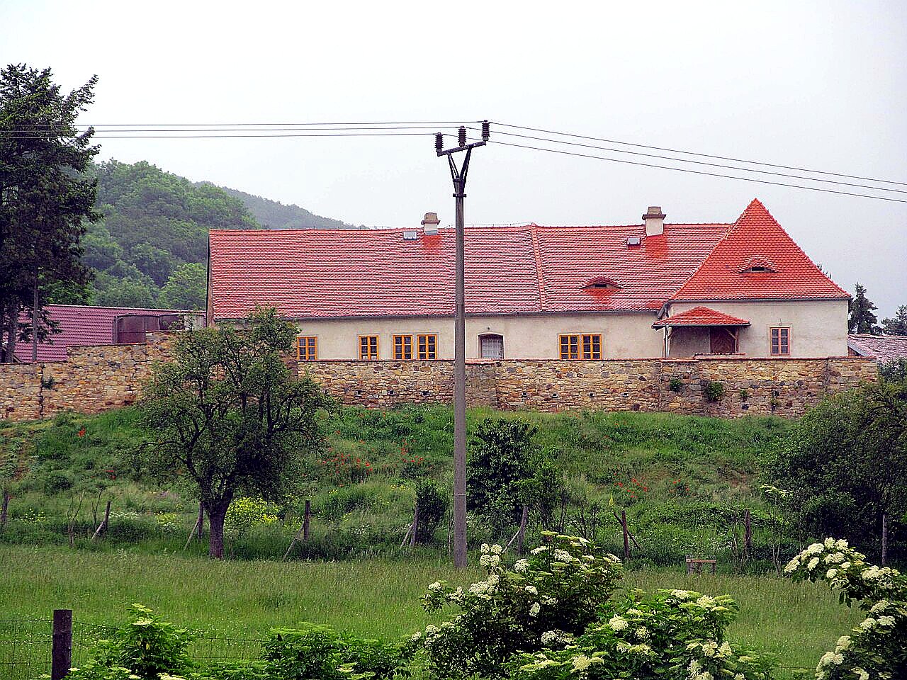 
<span>Bílý Újezd</span>
