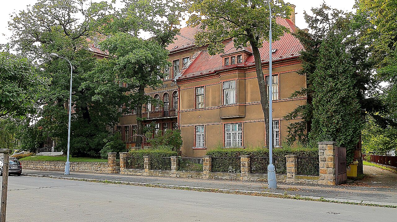 
<span>Bývalá Vyšší hospodářská škola</span>
