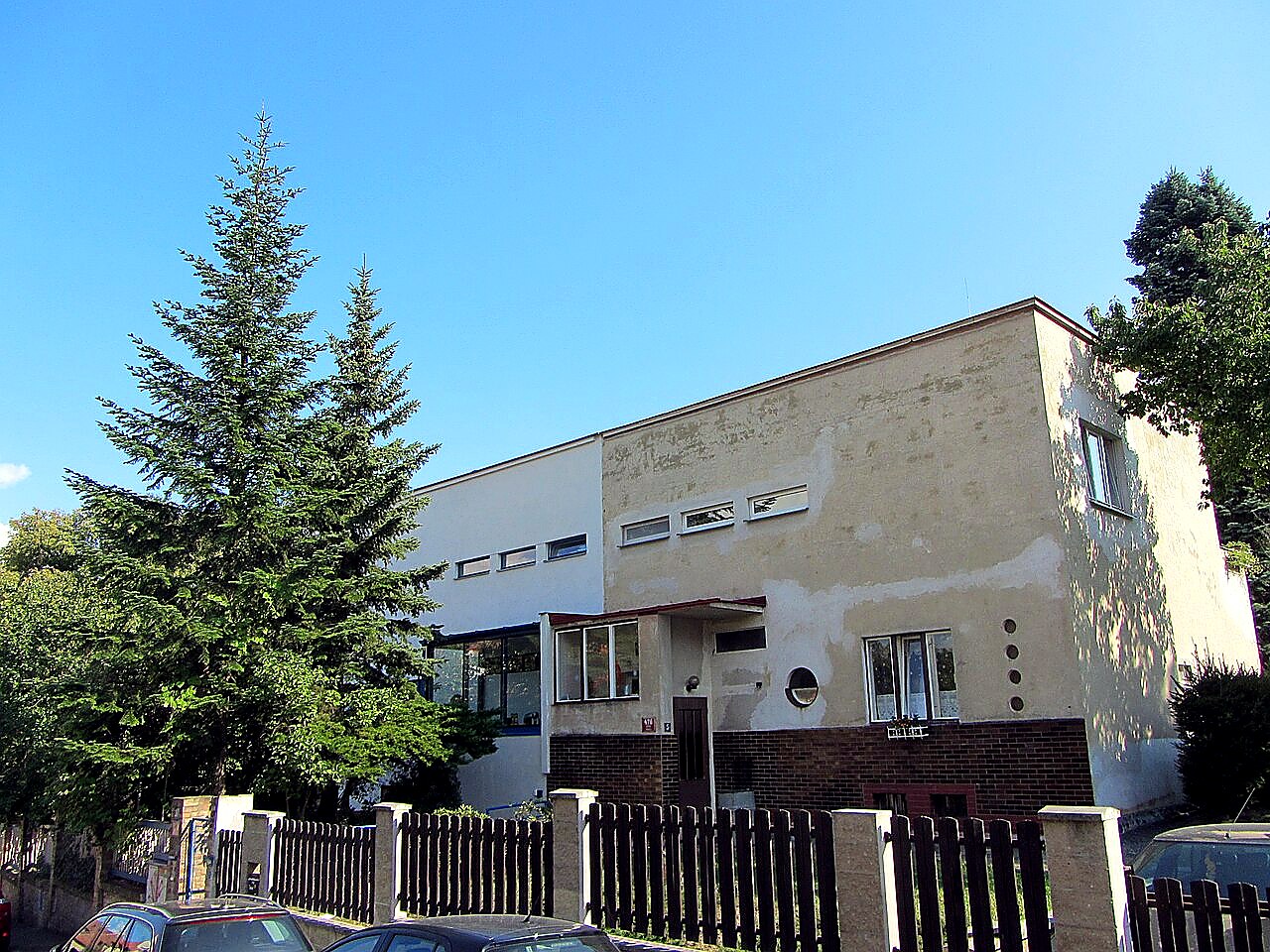 
<span>Dvojvila U tenisu 476/5, 477/3</span>

