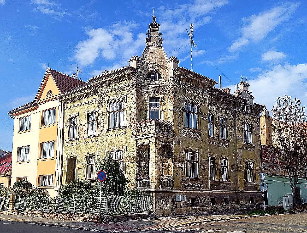 
<span>Dům</span>
