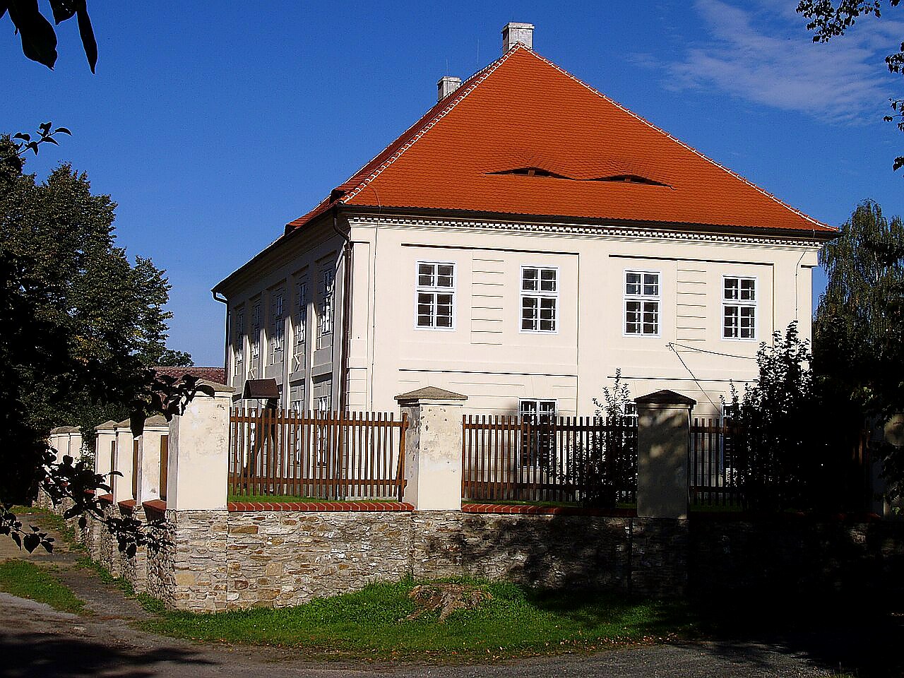 
<span>Malešov</span>
