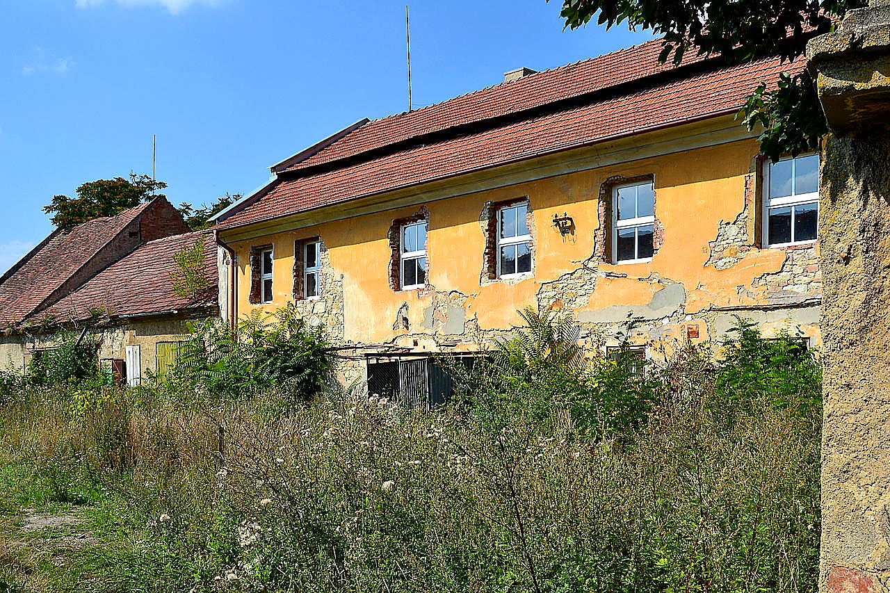 
<span>Milošice</span>
