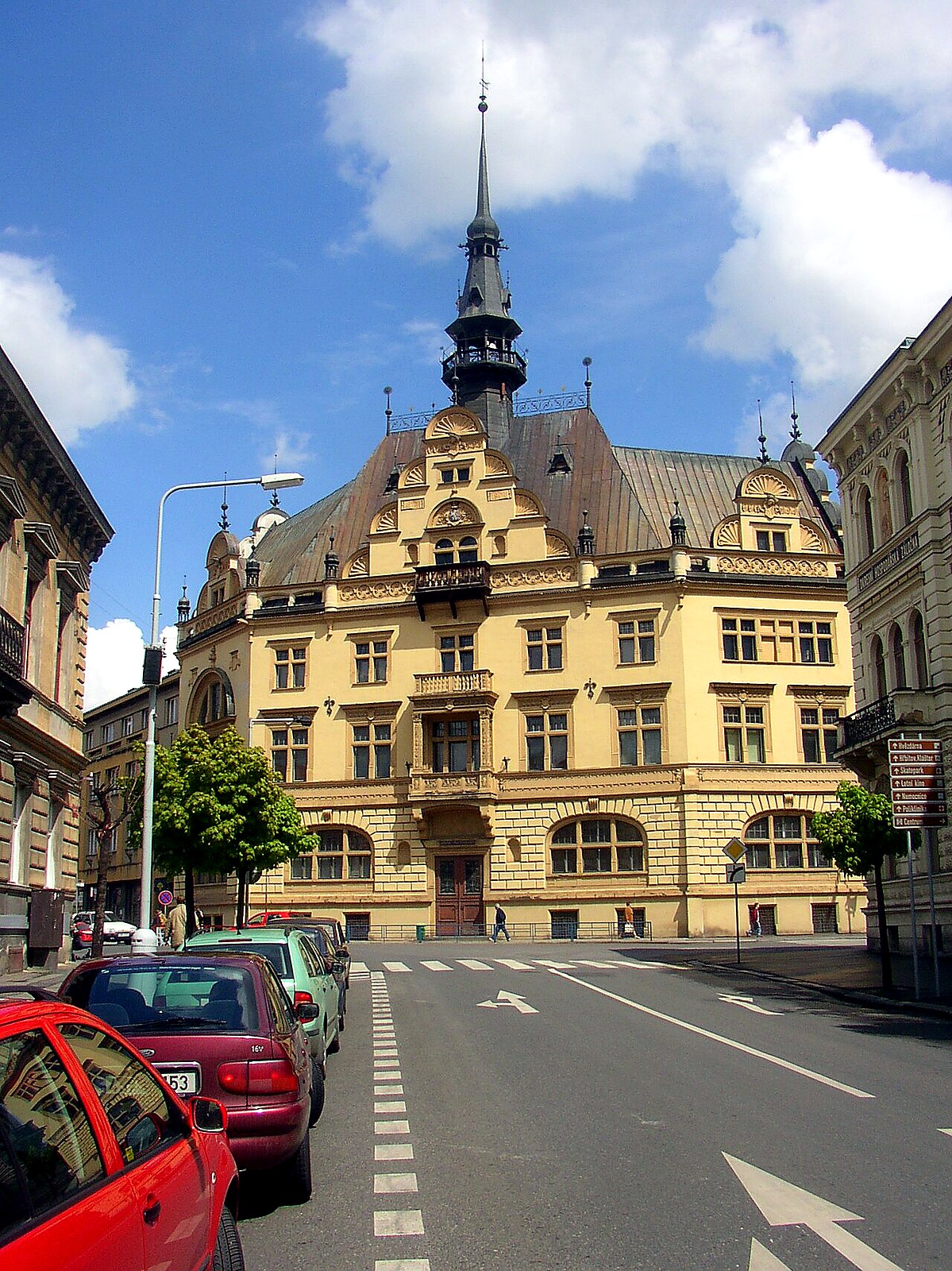 
<span>Okresní dům ve Slaném</span>
