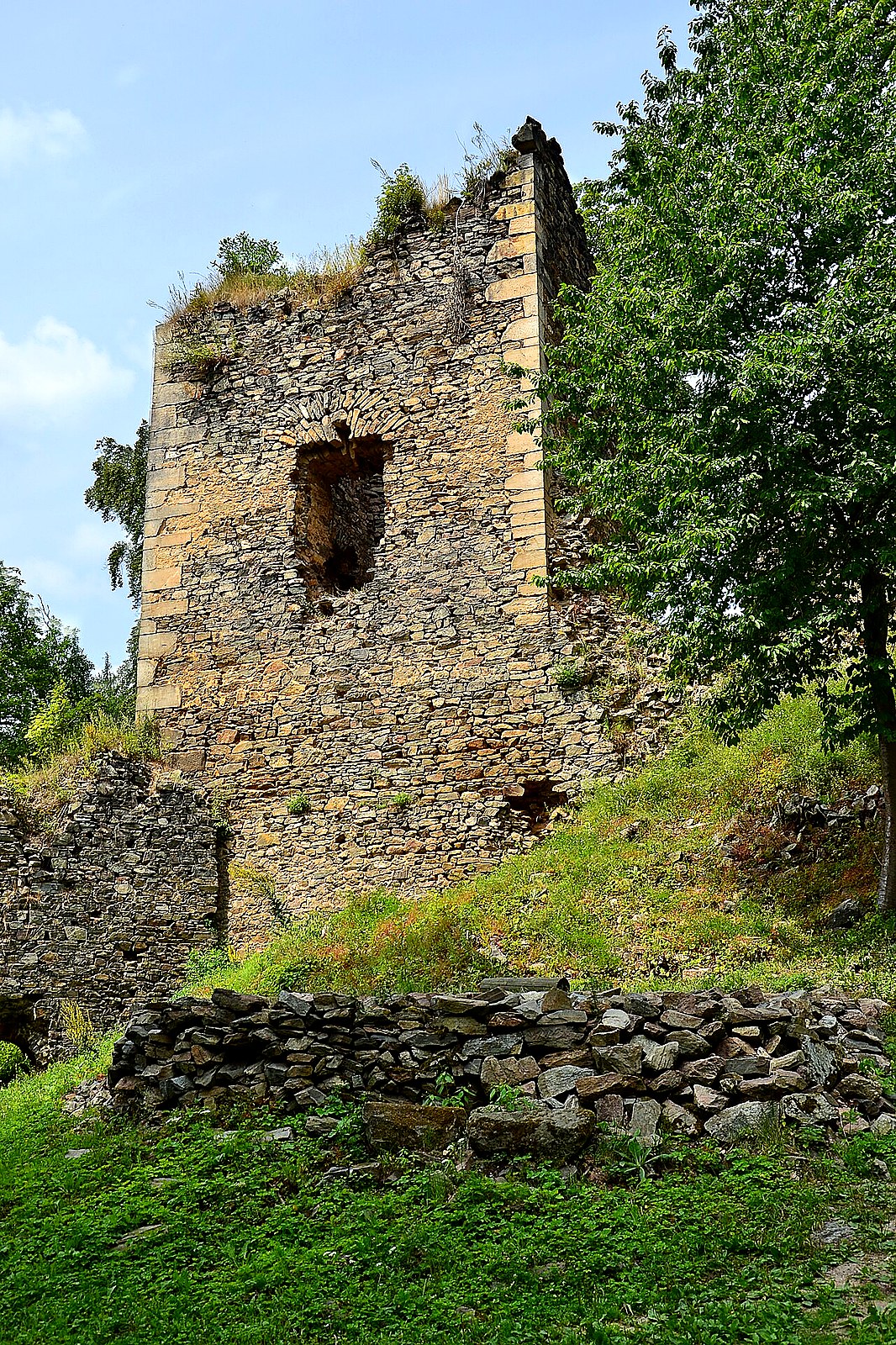 
<span>Osek (Hrad Osek)</span>
