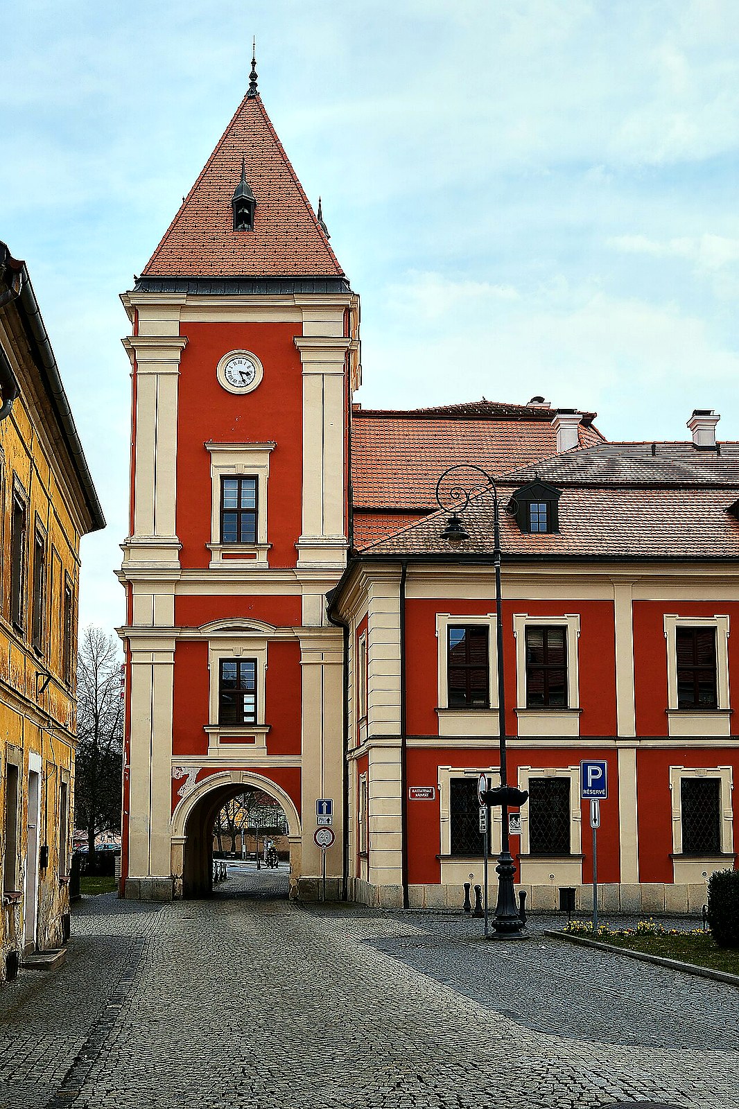 
<span>Ostrov</span>
