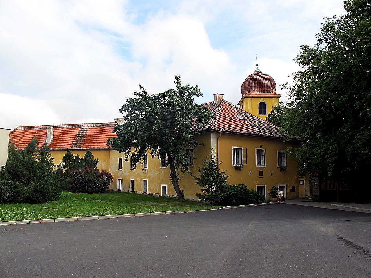 
<span>Panenský Týnec</span>
