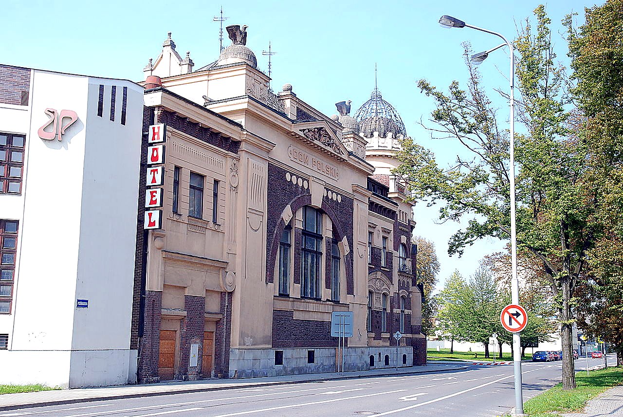 
<span>Polský dům</span>
