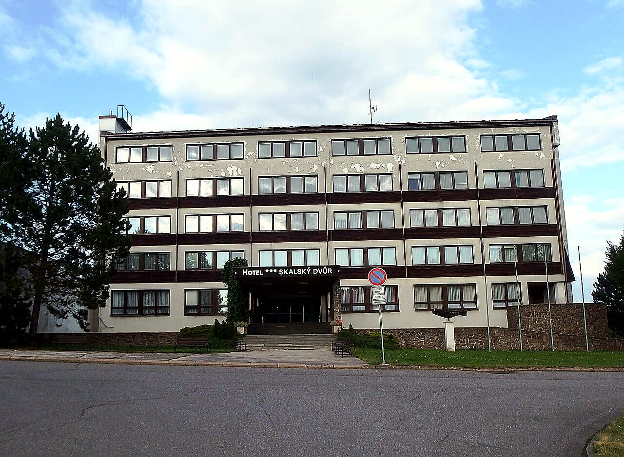 
<span>Skalský Dvůr</span>

