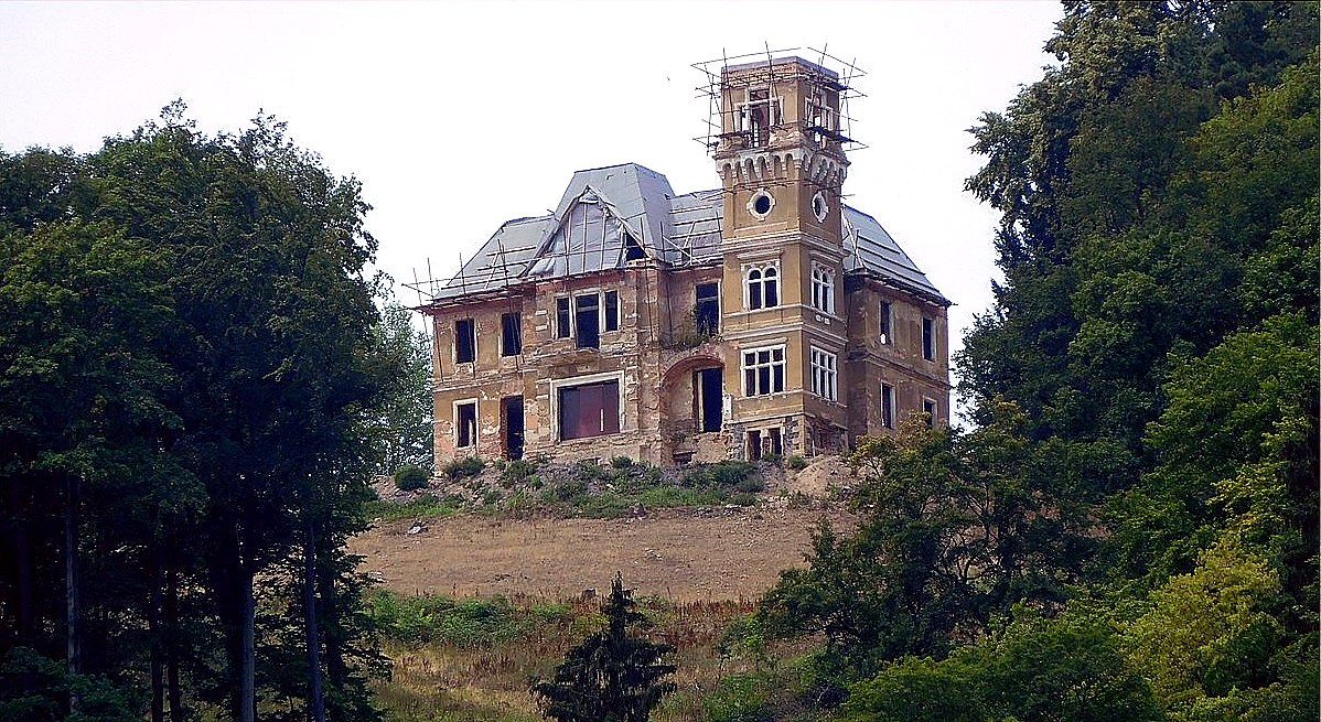 
<span>Skrytín</span>
