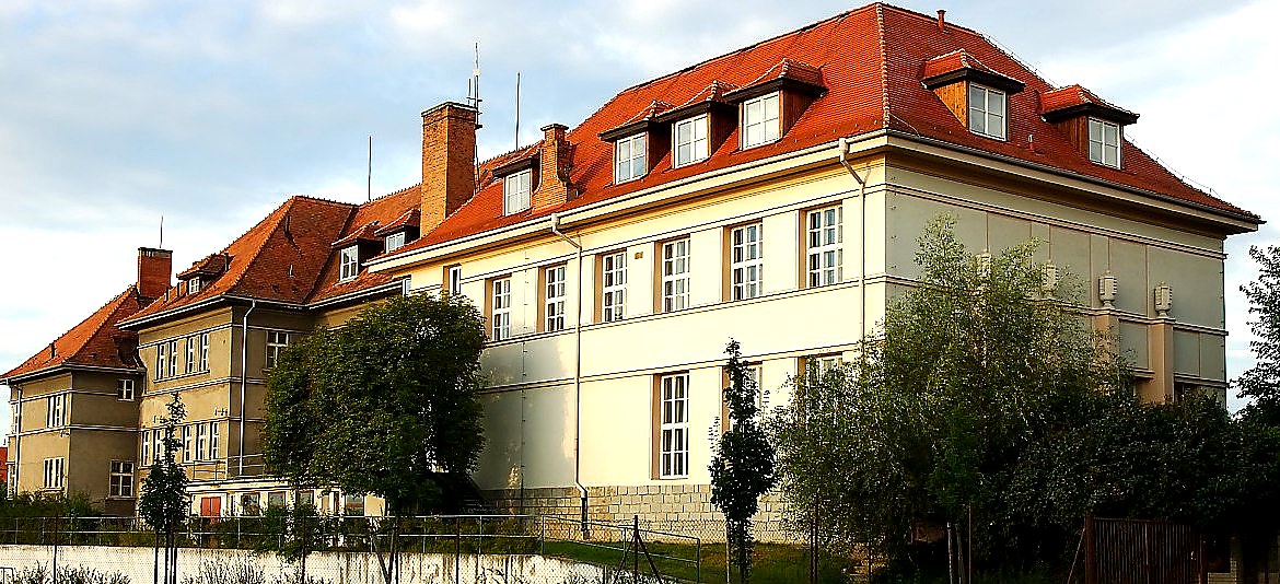 
<span>Soukromá vysoká škola ekonomická Znojmo</span>
