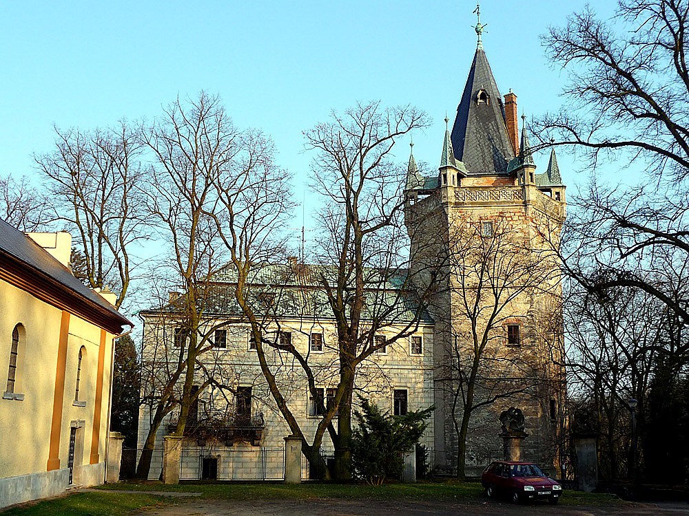 
<span>Stránov</span>
