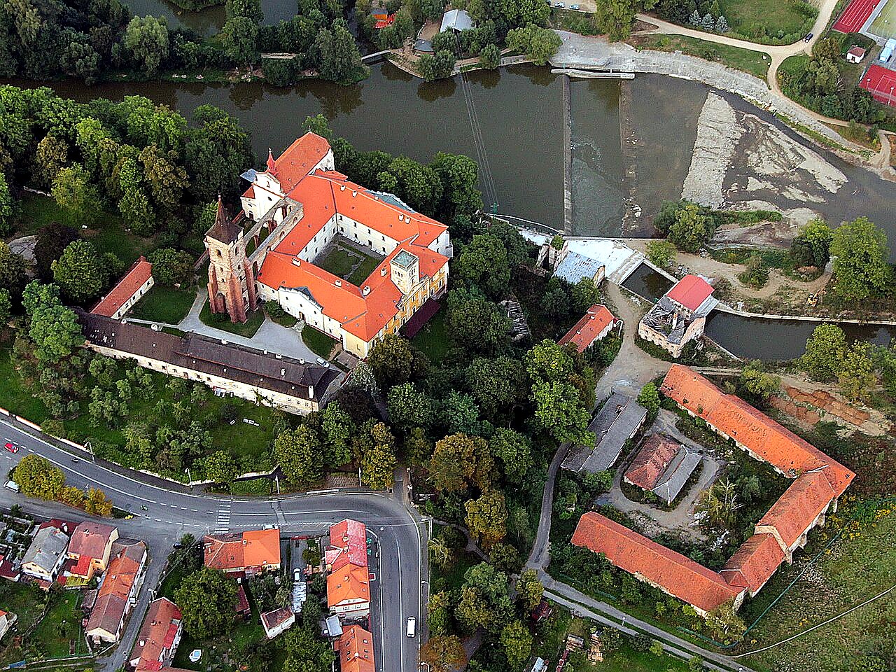 
<span>Sázavský klášter</span>
