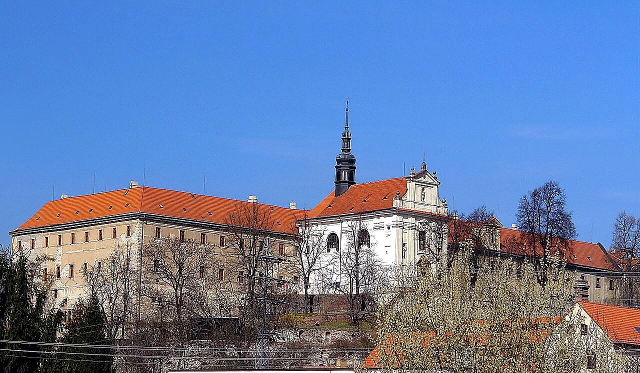 
<span>Tuchoměřice</span>
