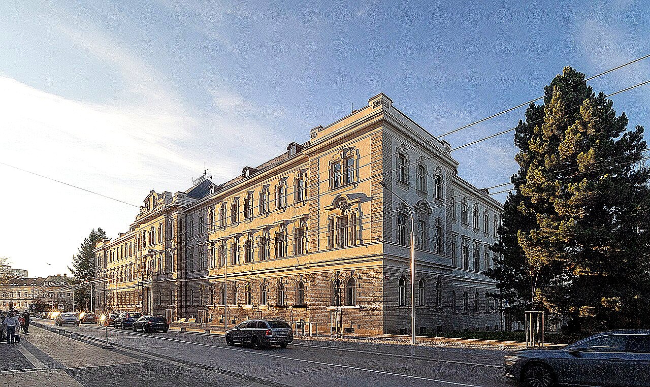 
<span>Vysoká škola polytechnická Jihlava</span>
