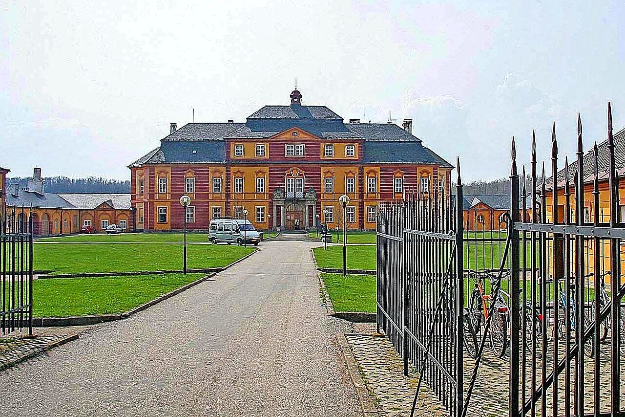 
<span>Zámek Chroustovice</span>

