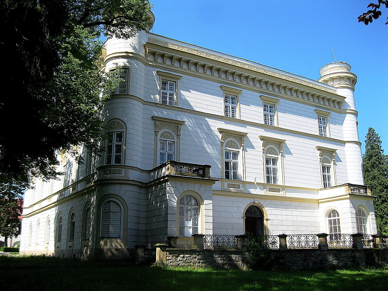 
<span>Zámek Chudobín</span>
