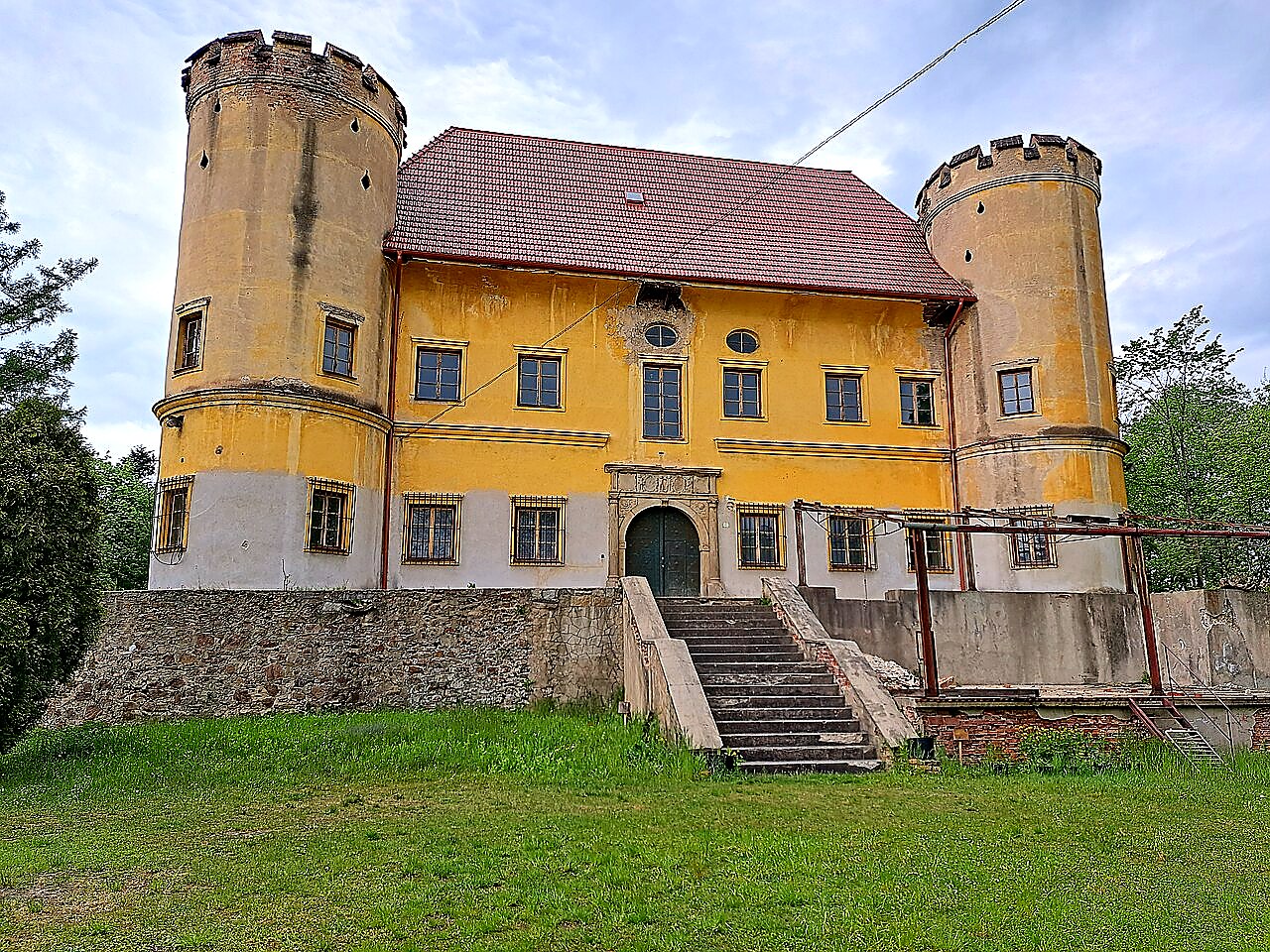 
<span>Zámek Dívčí Hrad</span>
