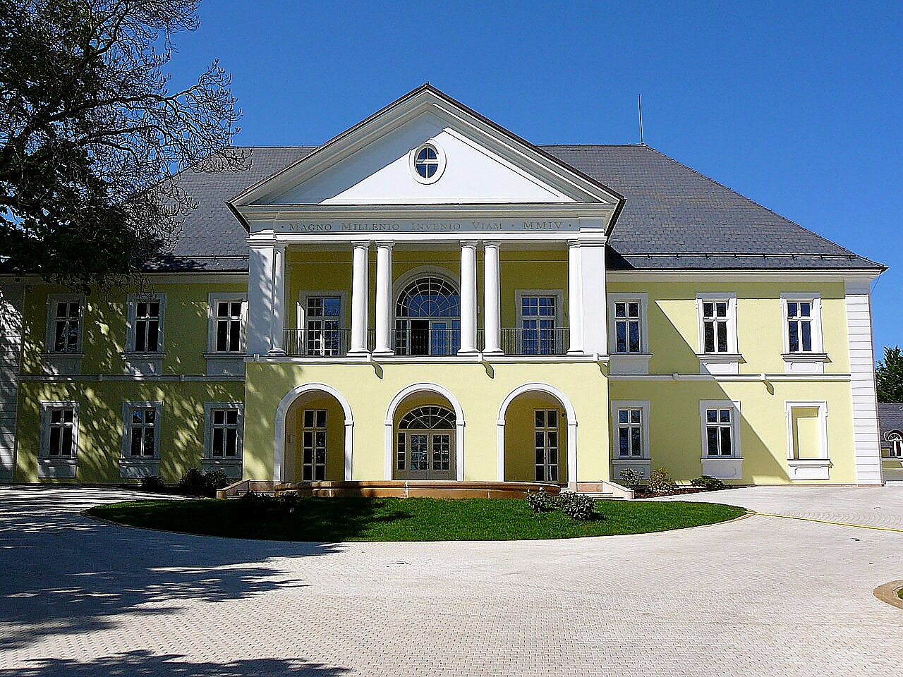 
<span>Zámek Klecany</span>
