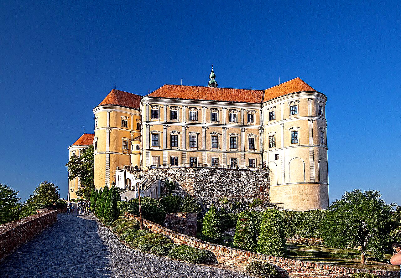 
<span>Zámek Mikulov</span>
