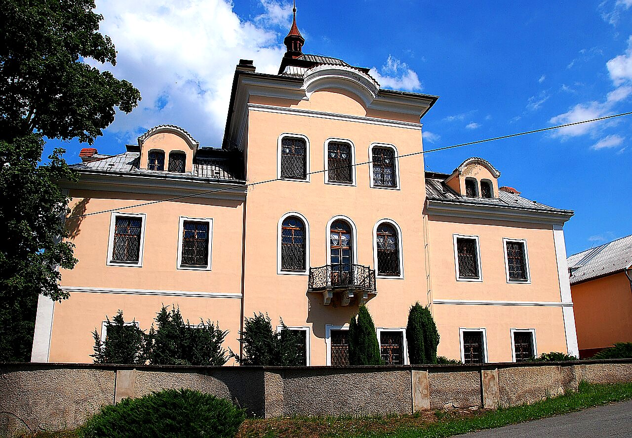
<span>Zámek Nalžovice</span>
