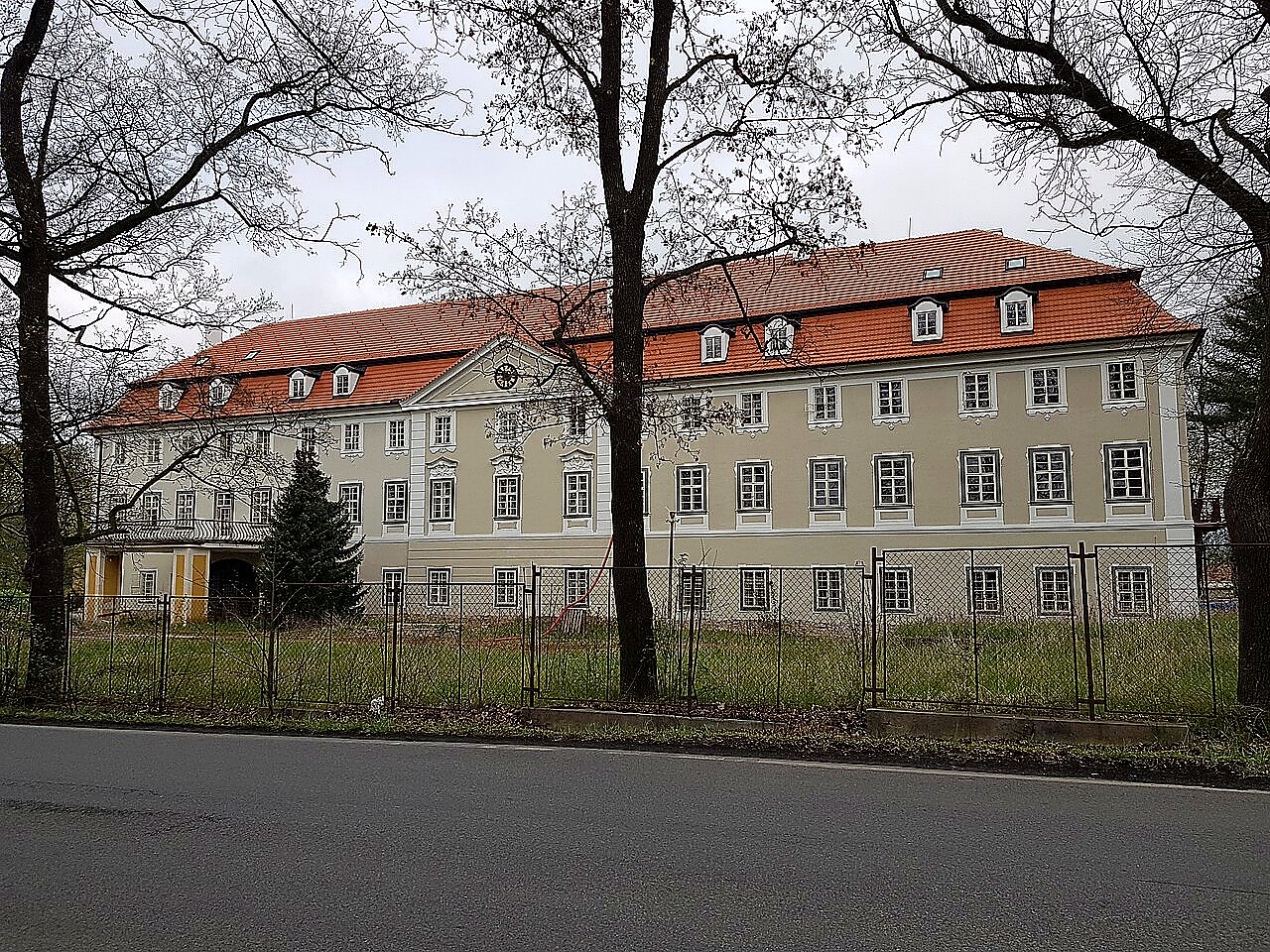 
<span>Zámek Osov</span>
