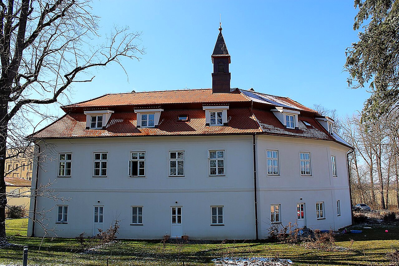 
<span>Zámek Poříčí</span>
