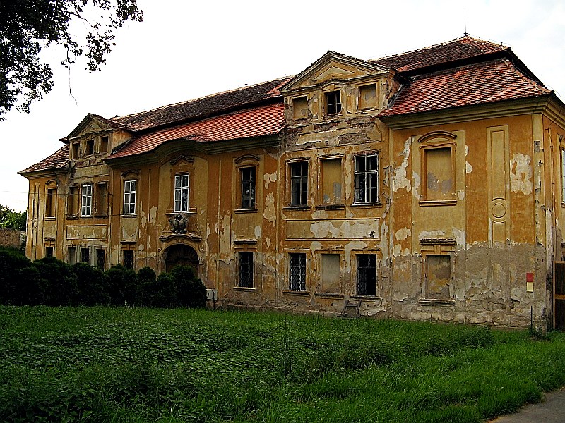
<span>Zámek Skrýšov</span>
