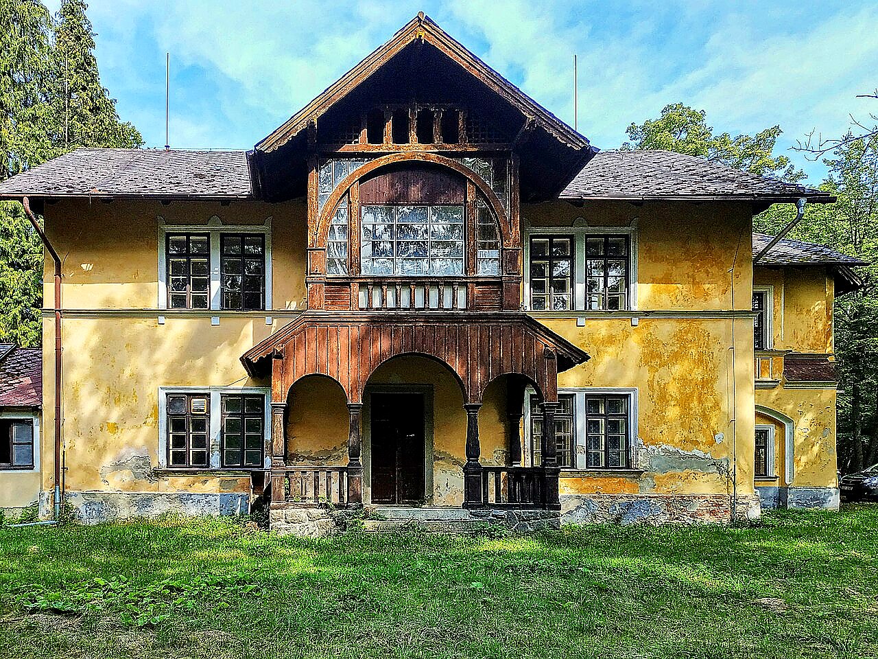 
<span>Zámeček Roželov</span>

