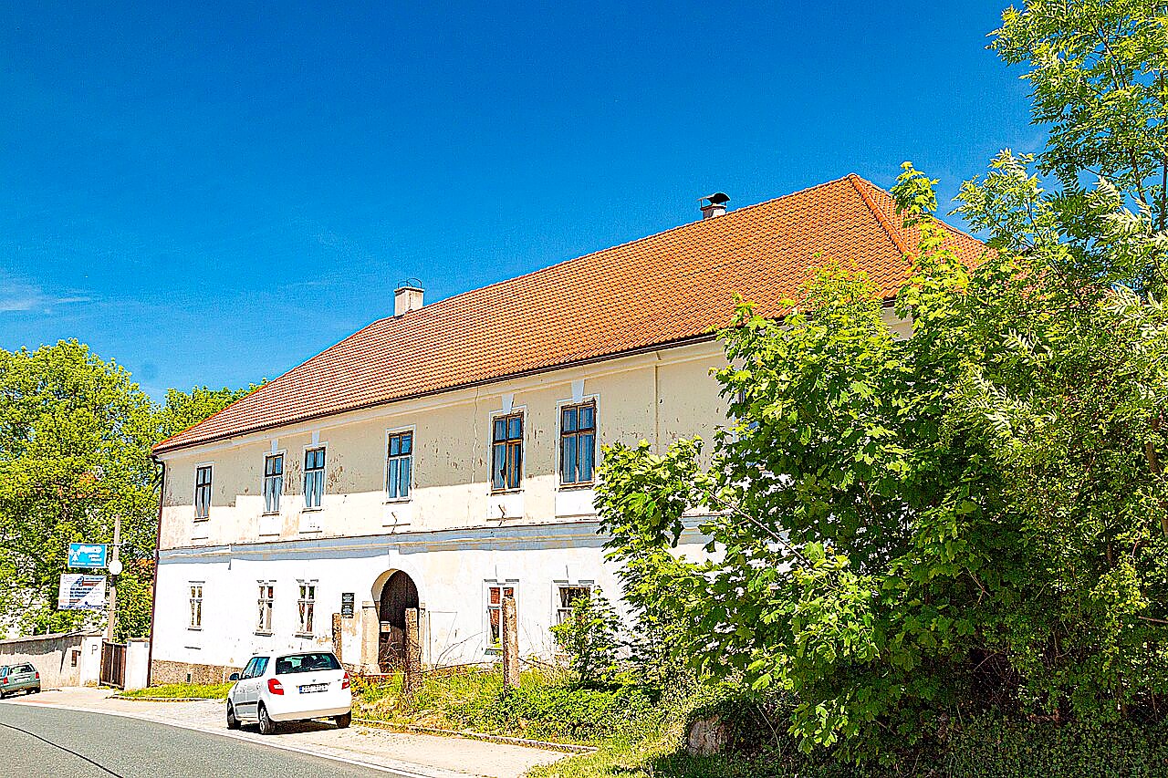 
<span>starý zámek Golčův Jeníkov</span>
