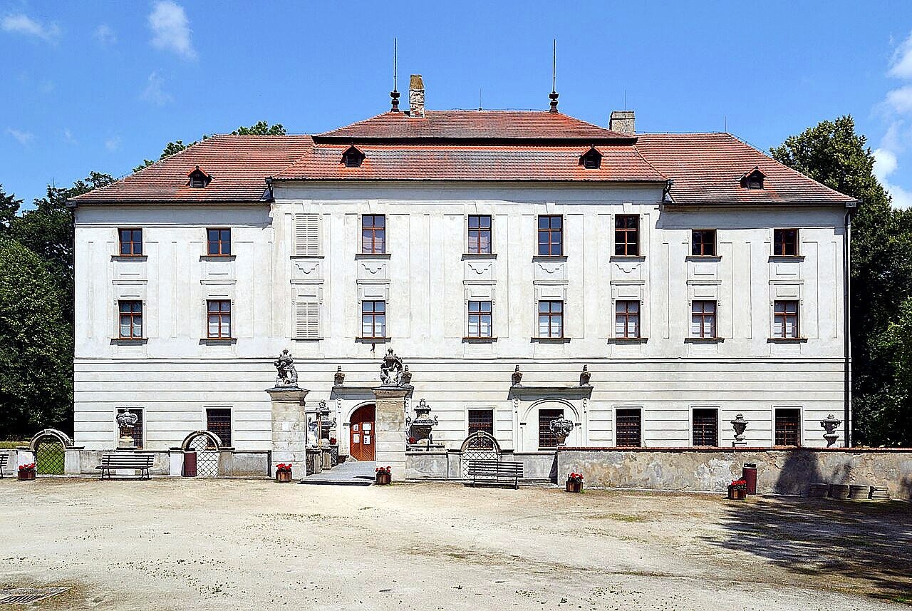 
<span>zámek Budišov</span>
