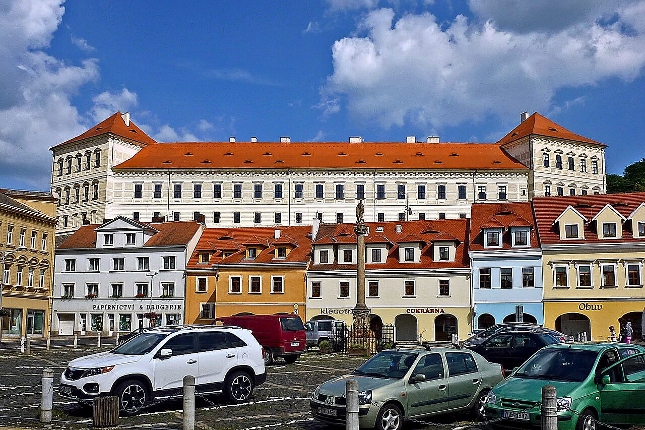 
<span>zámek Bílina</span>
