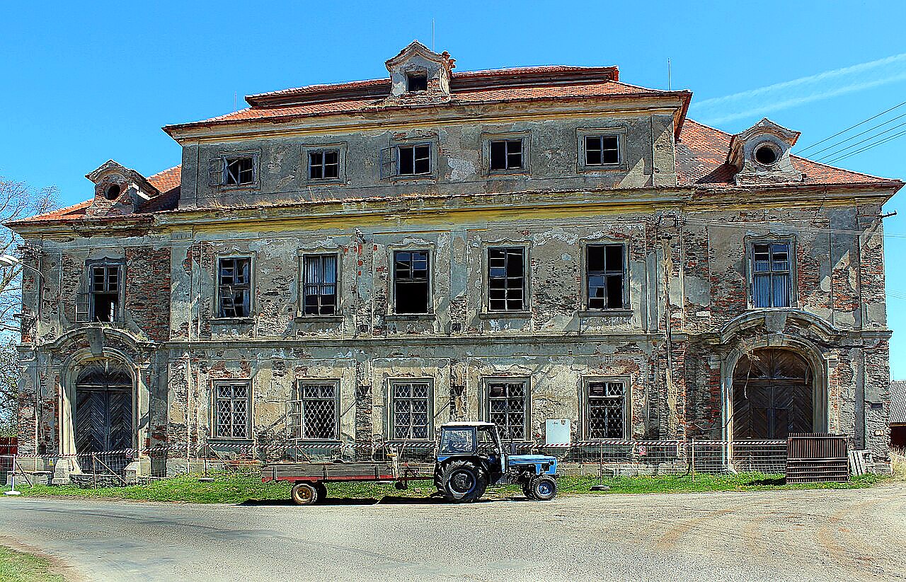 
<span>zámek Cebiv</span>
