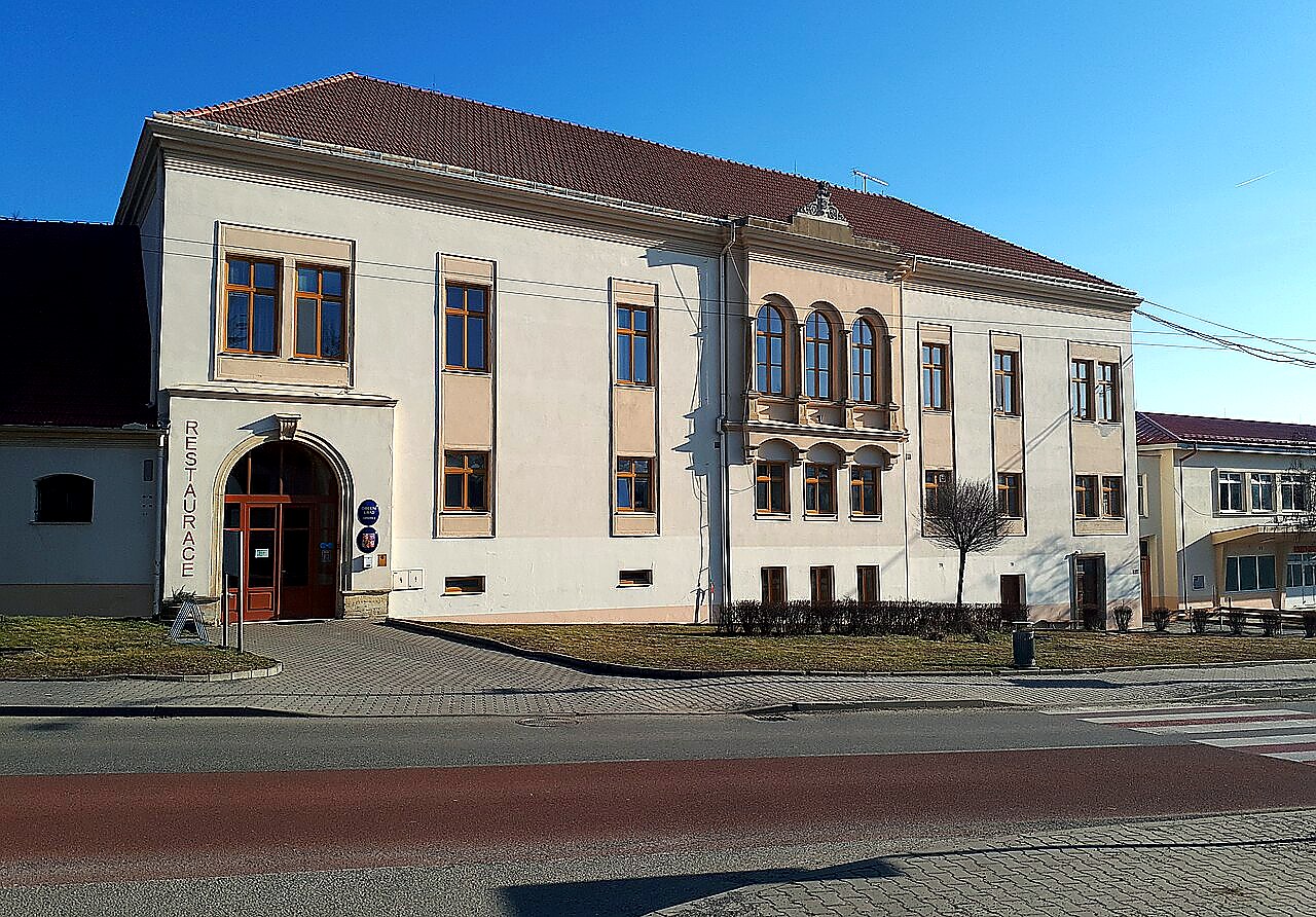 
<span>zámek Drnovice</span>
