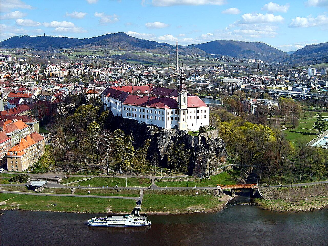 
<span>zámek Děčín</span>
