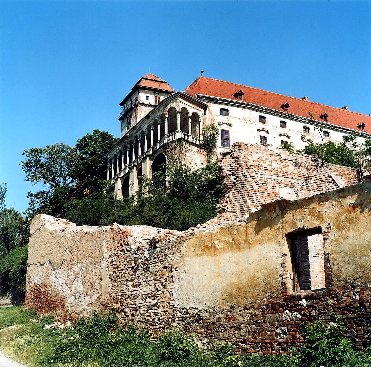 
<span>zámek Jaroslavice</span>
